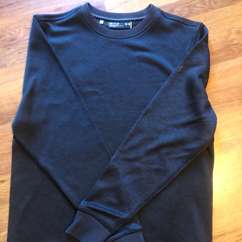 Men’s Under Armour sweatshirt
